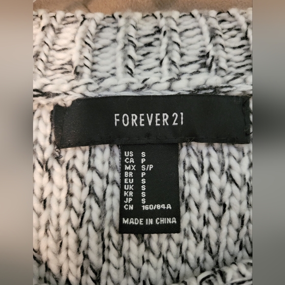 Black & White Knit Sweater - Picture 3 of 3